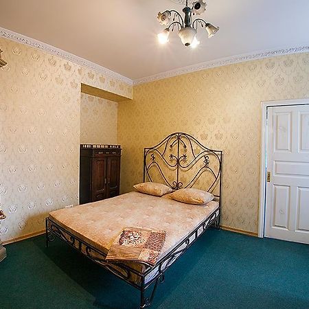Historic Apartment Near Rynor Square Львів Екстер'єр фото