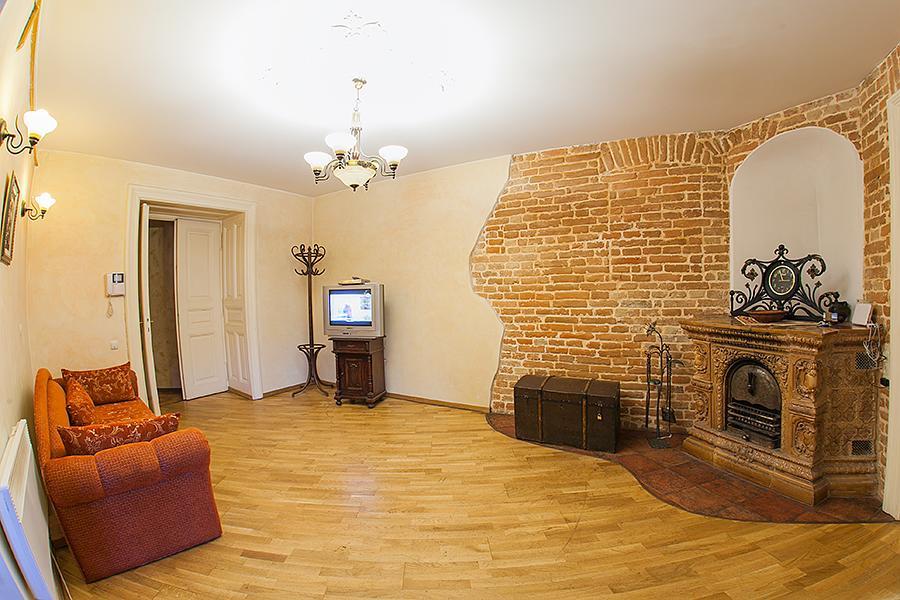 Historic Apartment Near Rynor Square Львів Екстер'єр фото