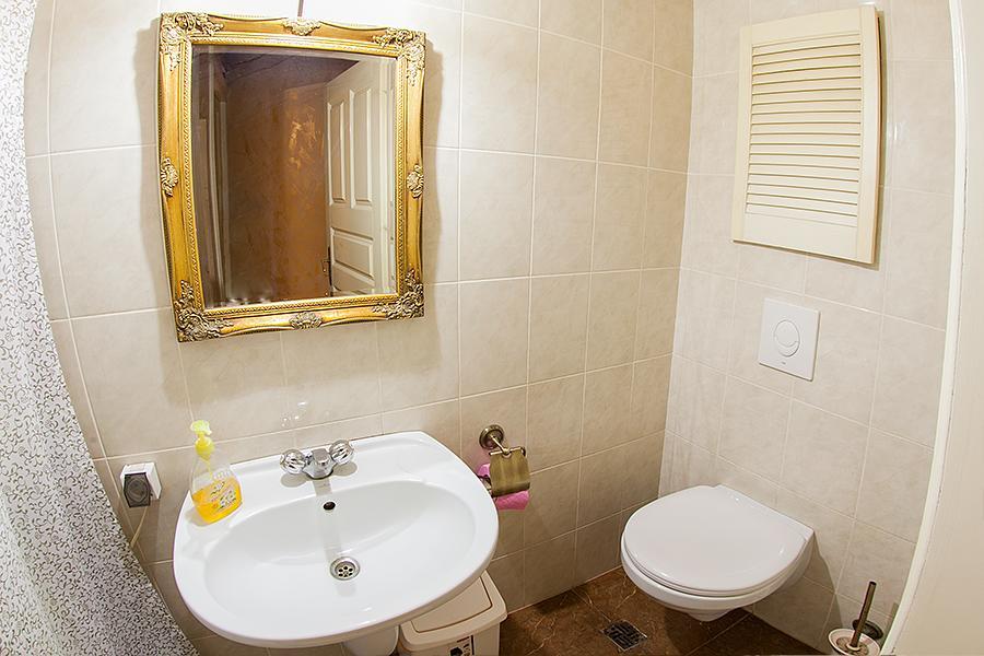Historic Apartment Near Rynor Square Львів Екстер'єр фото